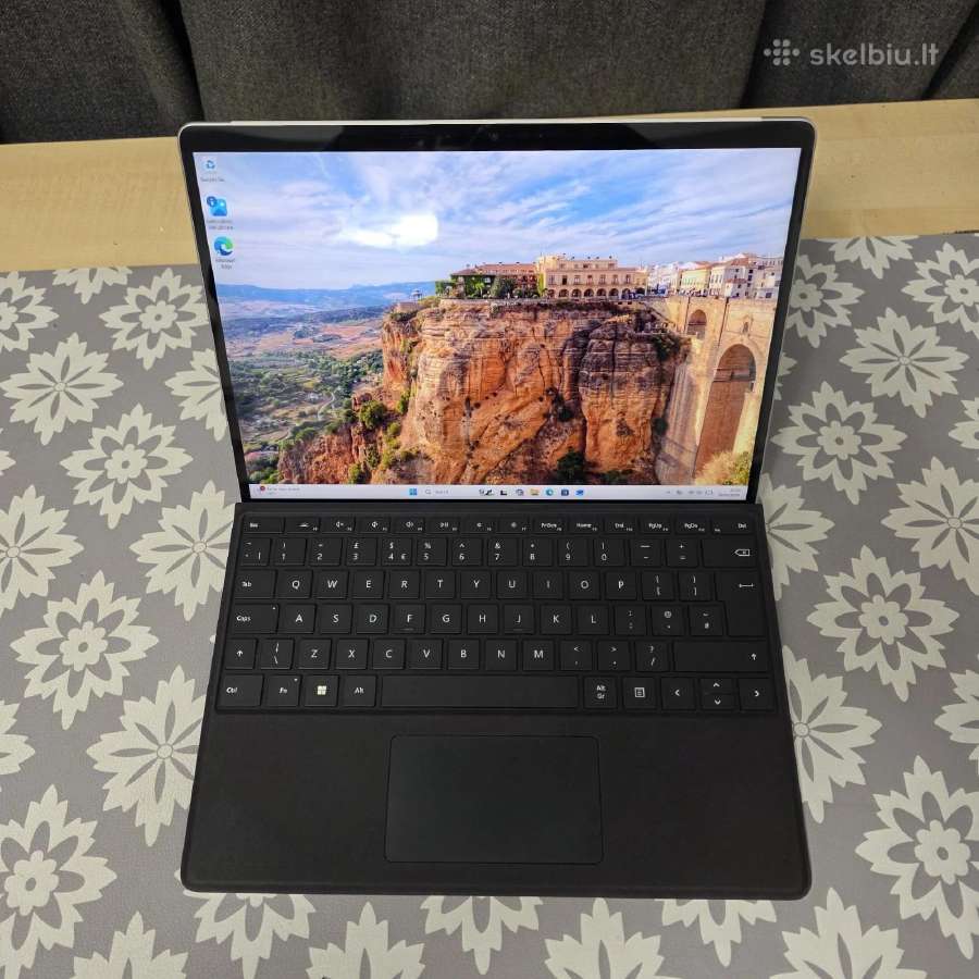 Microsoft Surface Pro 8 Win11pro Extras