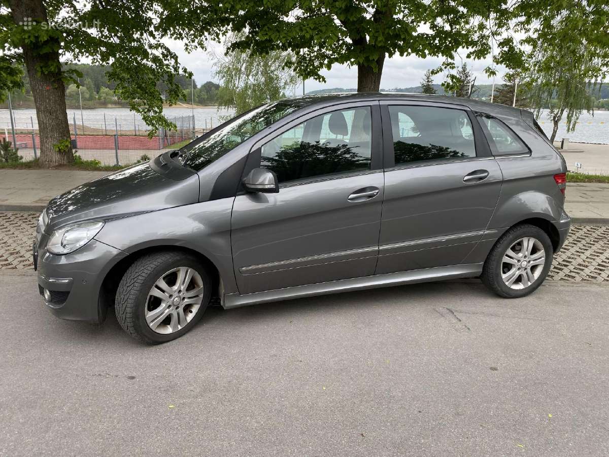 Mercedess Benz B 180