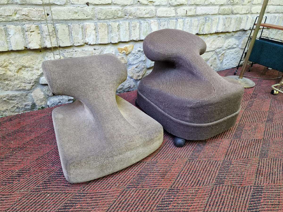 Vintažinės mid century ergonominės kėdės