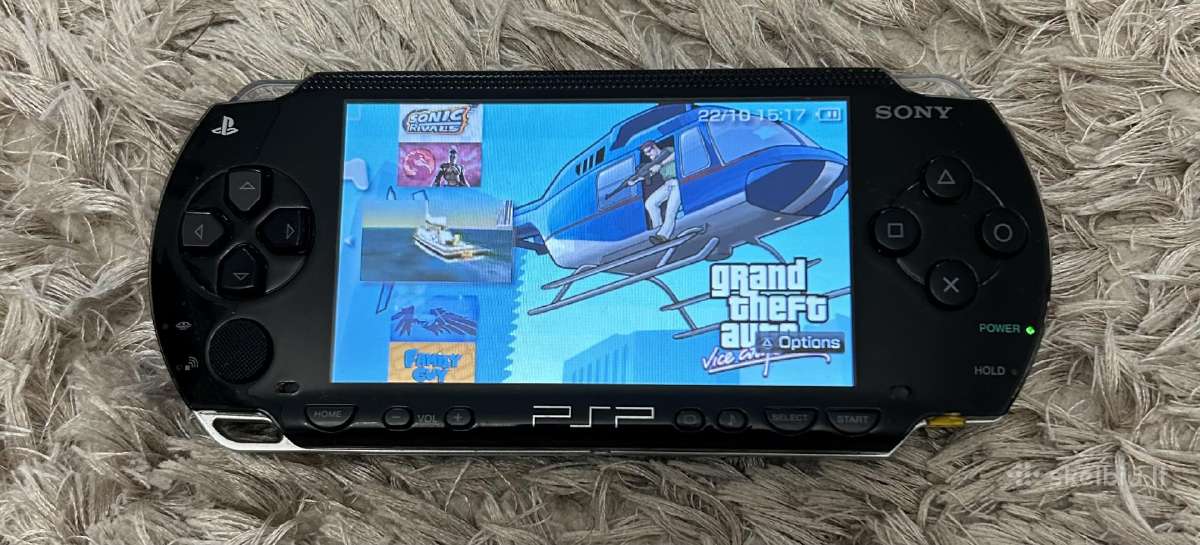 PSP 1000 + 66 zaidimu!