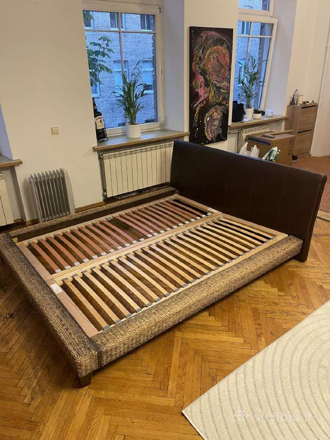 Dovanojama miegamojo lova