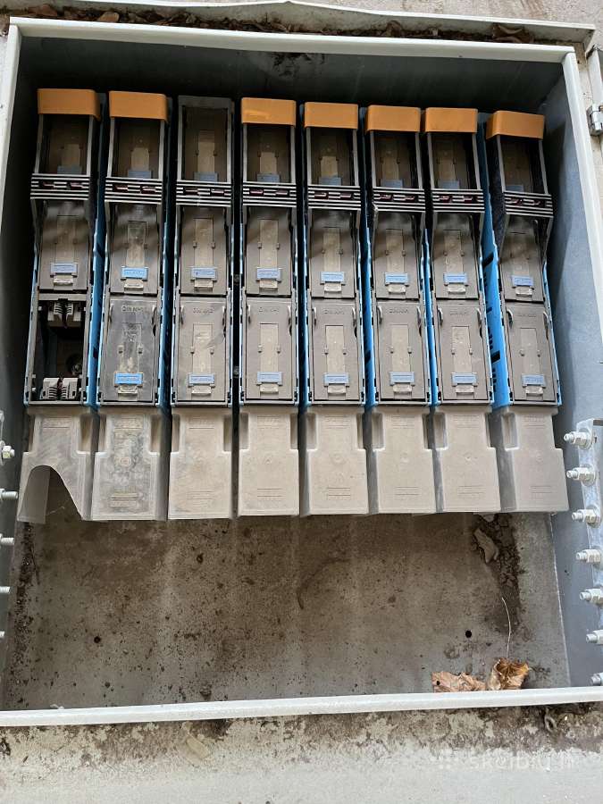 Elektros paskirstymo spinta su Nh kirtikliais - nuotraukos Nr. 2