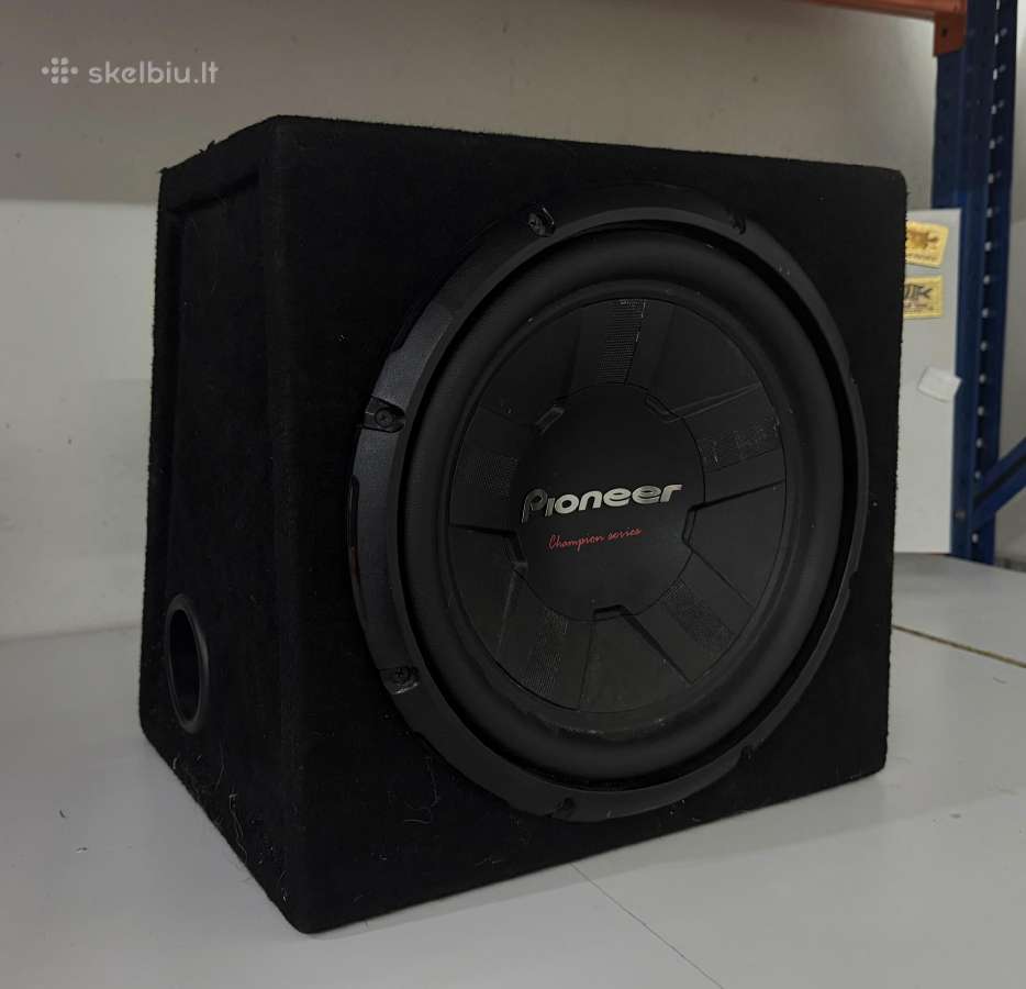 Pioneer subas su stiprintuvu ir deze