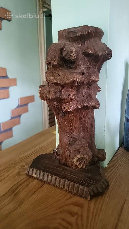 Medinė statulele