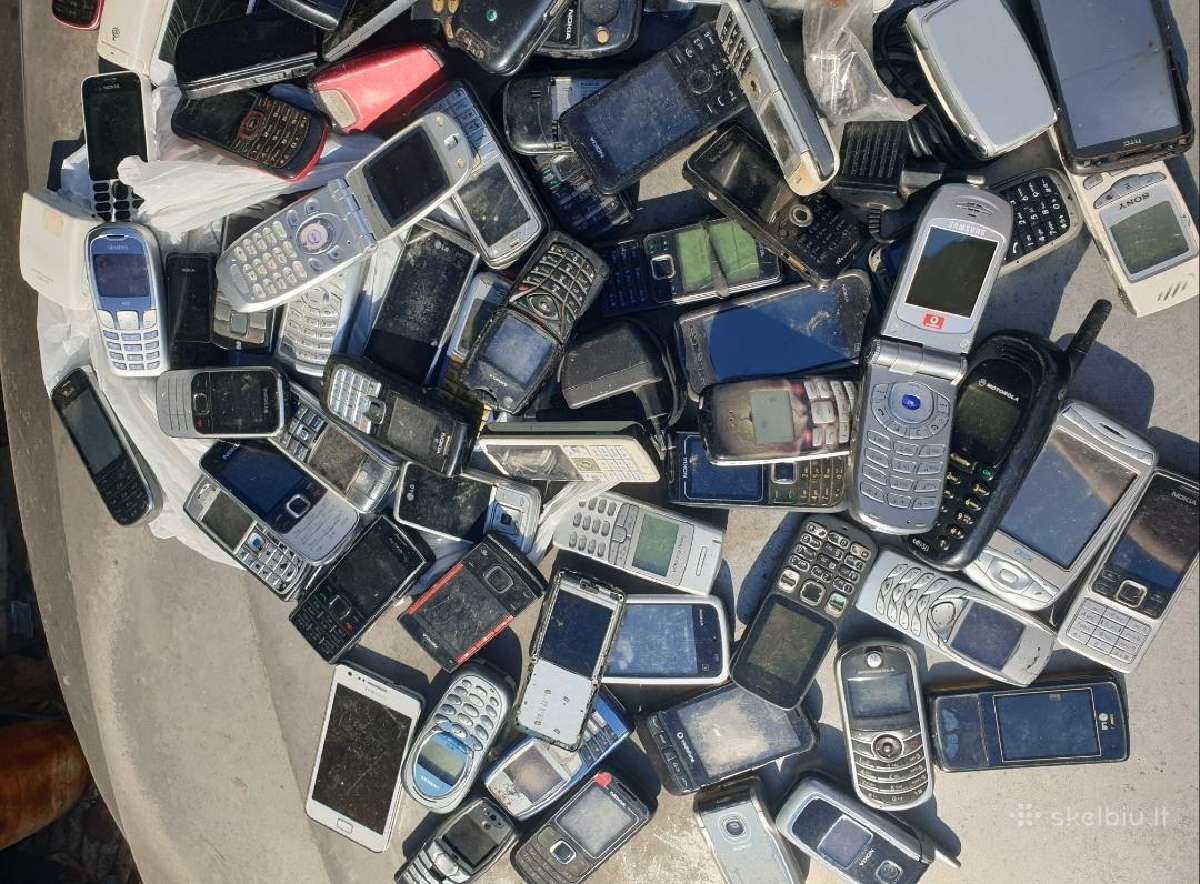 Seni telefonai - nuotraukos Nr. 2