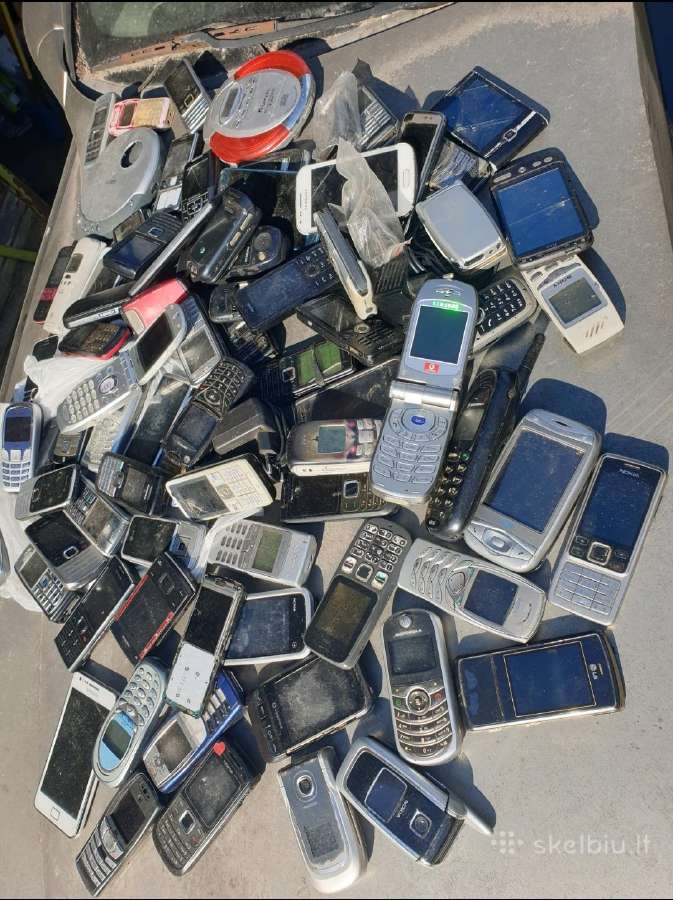 Seni telefonai - nuotraukos Nr. 3
