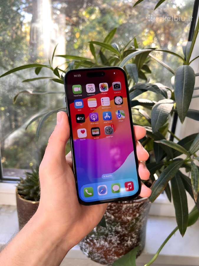 iPhone 15 Black