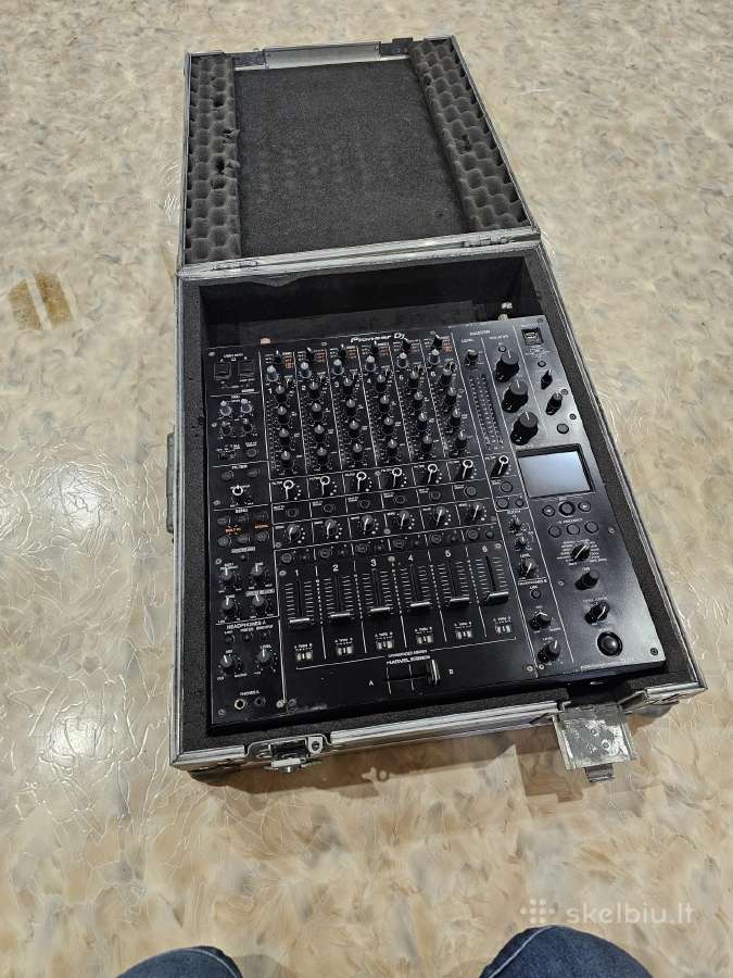 Pioneer Djm-10 su transportavimo dėže