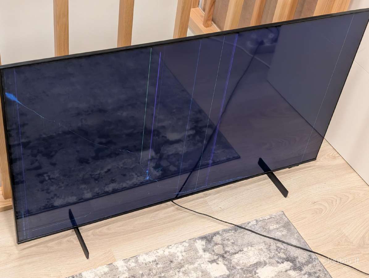Samsung Ue50au8072u (sudužęs ekranas)