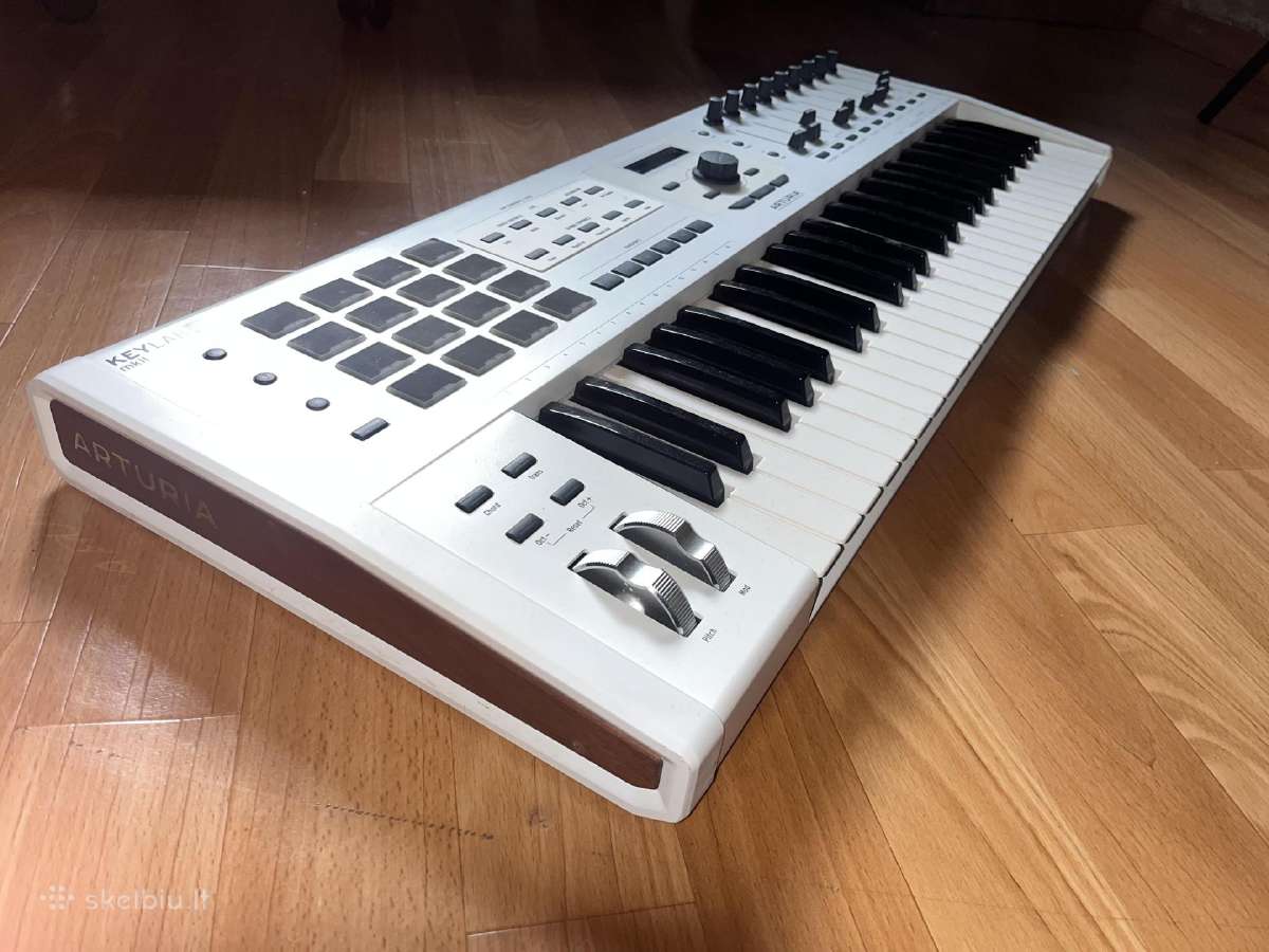 Arturia Keylab Mkii 49 su deklu