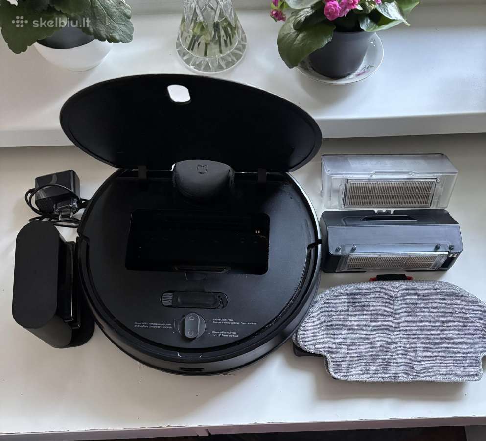 Robotas siurblys Mi Robot Vacuum-mop P (Juodas)