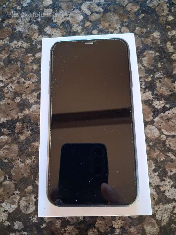 iPhone 11