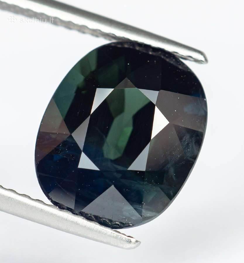 Naturalus, nekaitintas safyras (5,63 ct)
