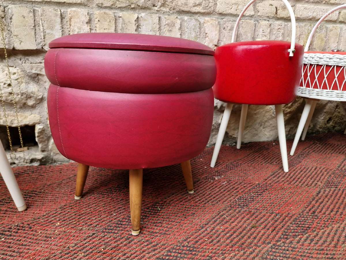Vintažinės mid century rankdarbių dėžutės,pufas - nuotraukos Nr. 7