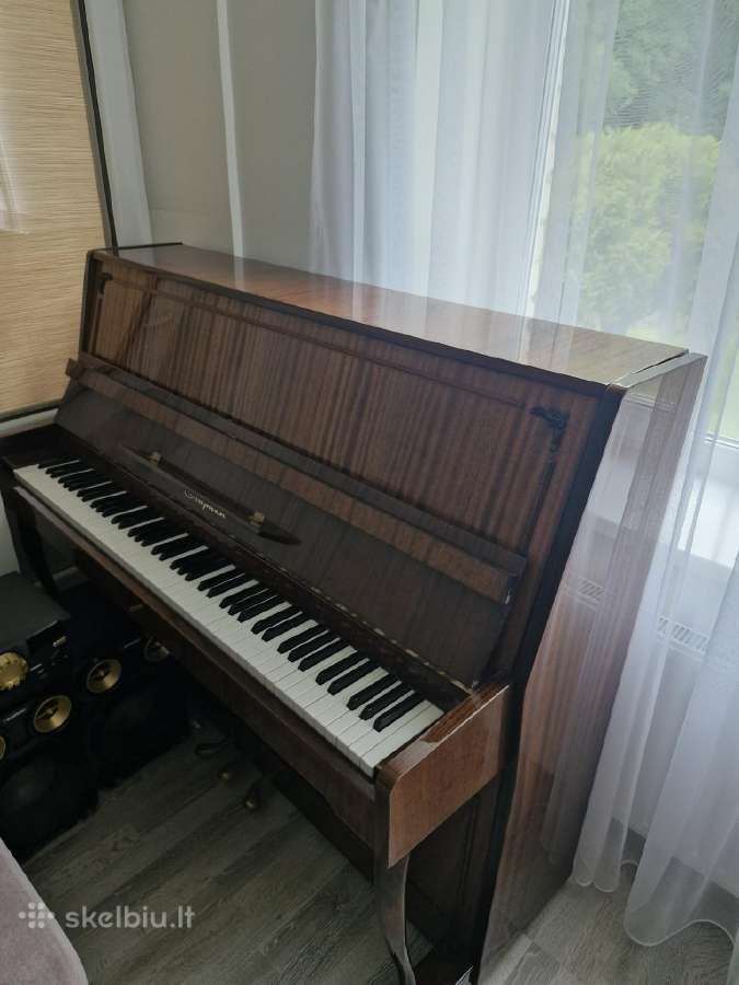 Pianinas Lyrika
