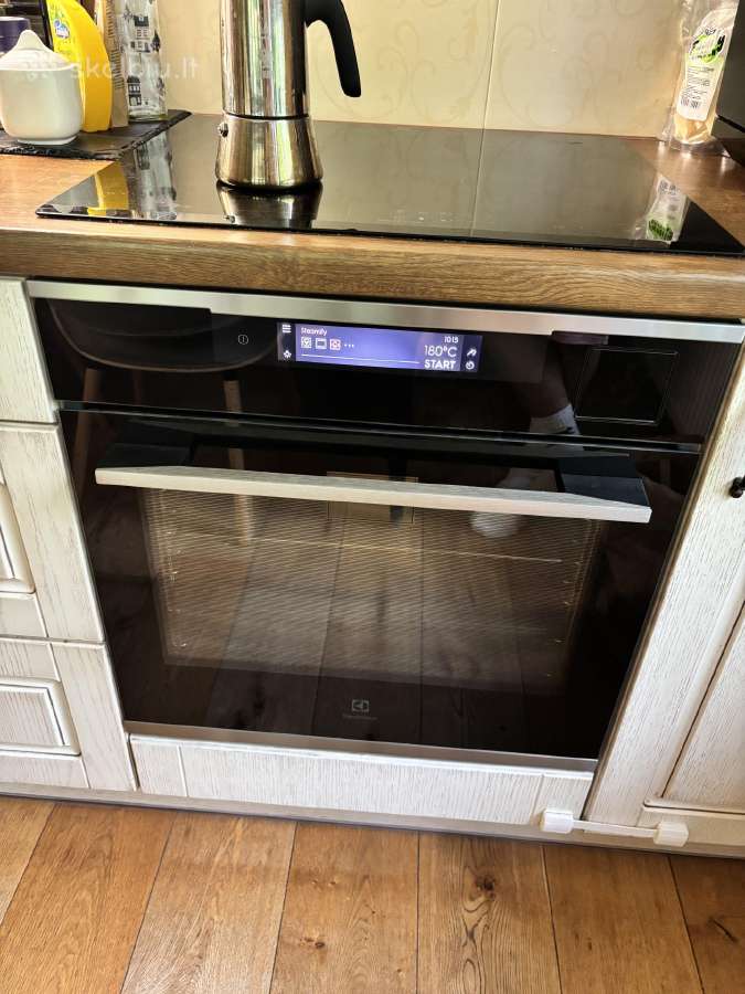 Electrolux orkaitė su garais ir kamera Koaas31cx