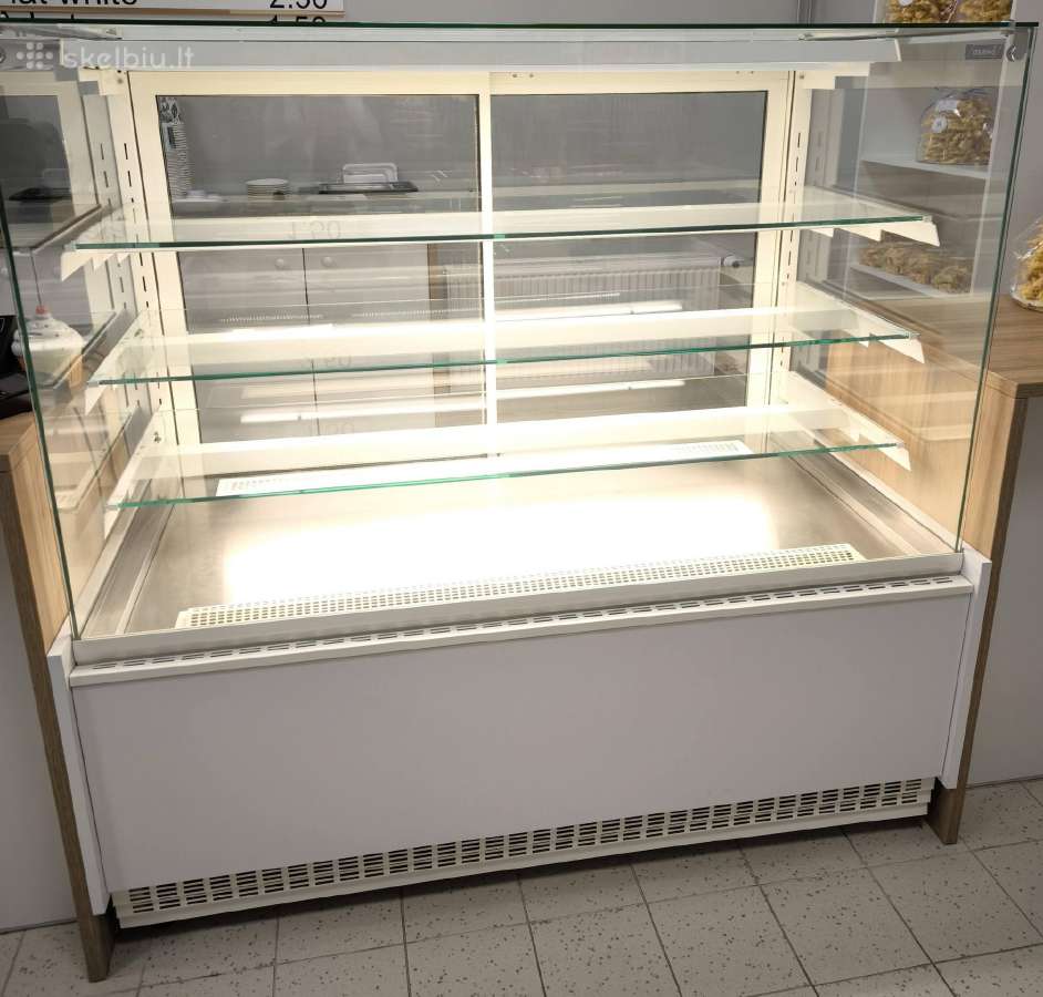 Parduodama šaldoma vitrina