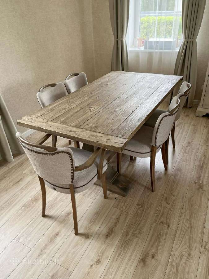 Restauruotas valgomojo komplektas iš Olandijos