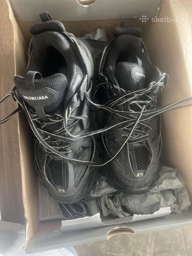 1:1 Balenciaga tracks