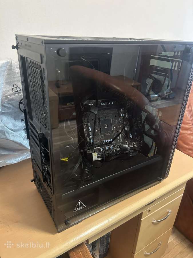 Pc case - with transparent screen