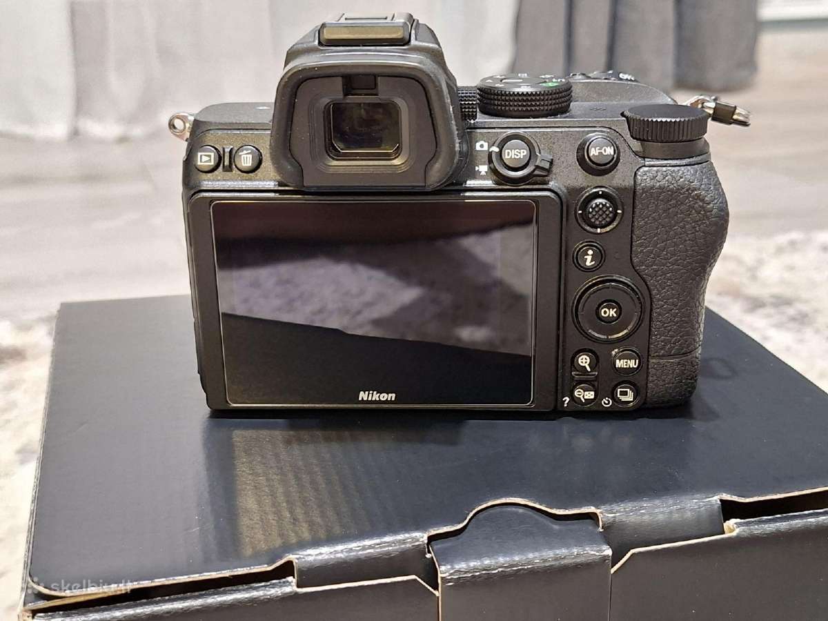 Nikon z5
