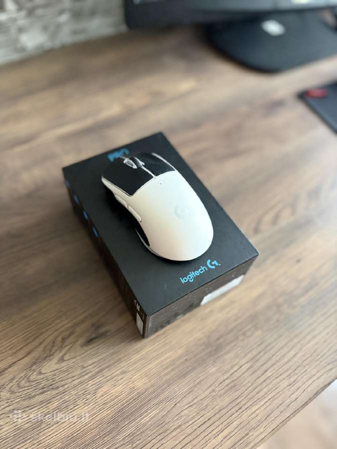 Logitech G Pro X Superlight (Balta) + skates