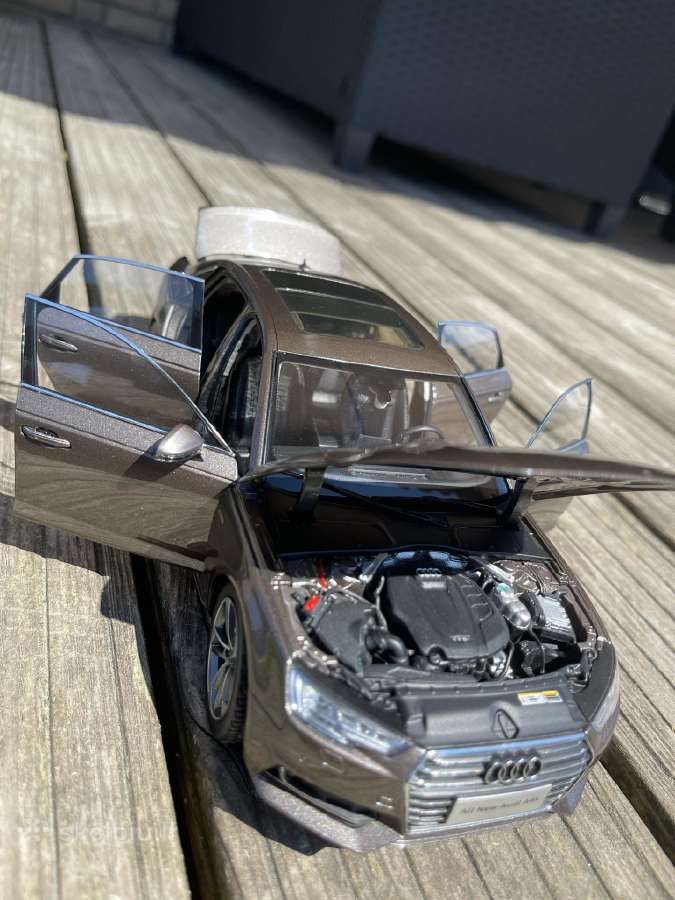 Modelis 1:18 dilerinis Audi A4 B9 - nuotraukos Nr. 7