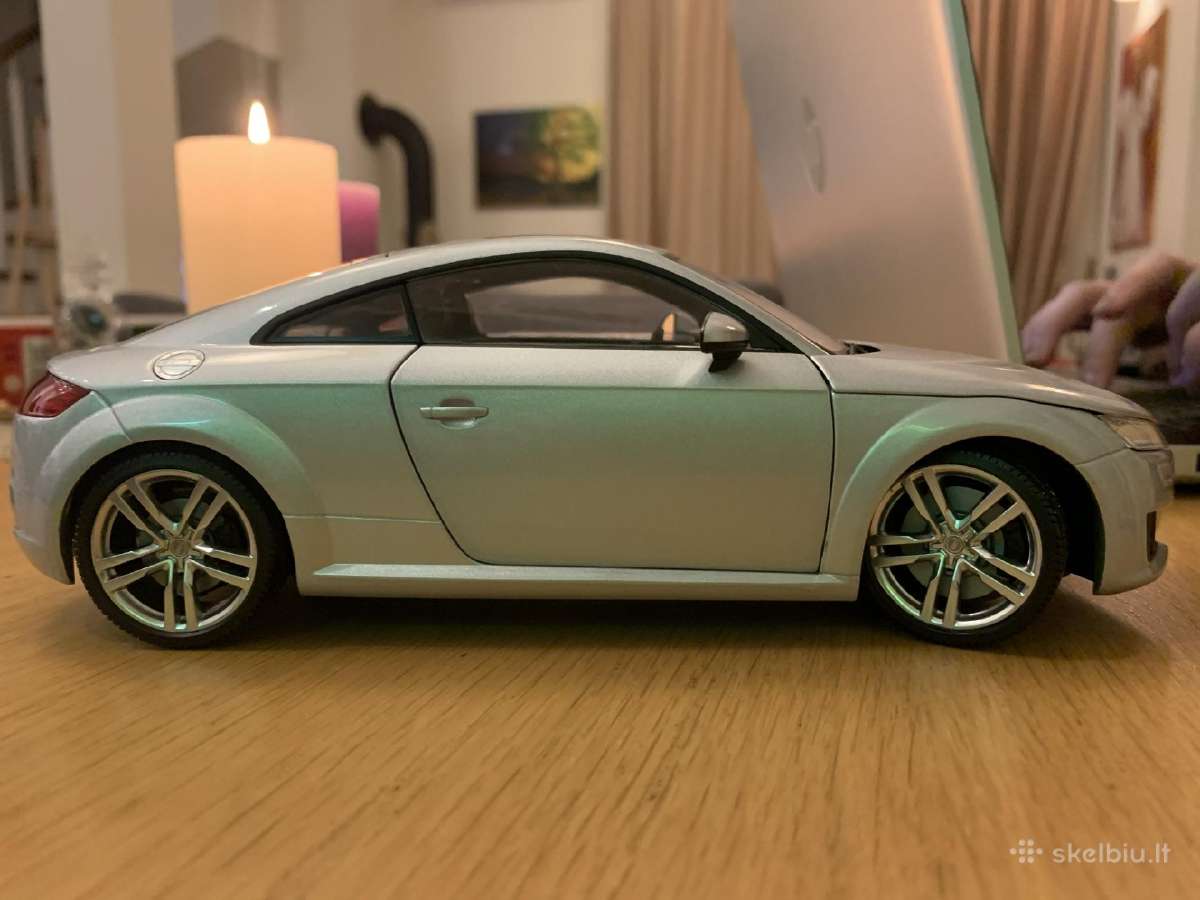 Modelis Minichamps 1:18 Audi TT Coupe Mk3 - nuotraukos Nr. 5