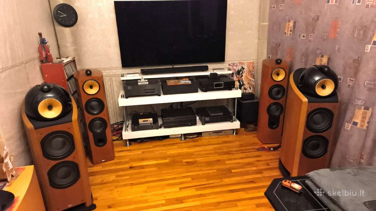 Bowers & Wilkins 802 Nautilus