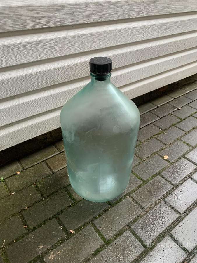 Stiklinis butelis vynui