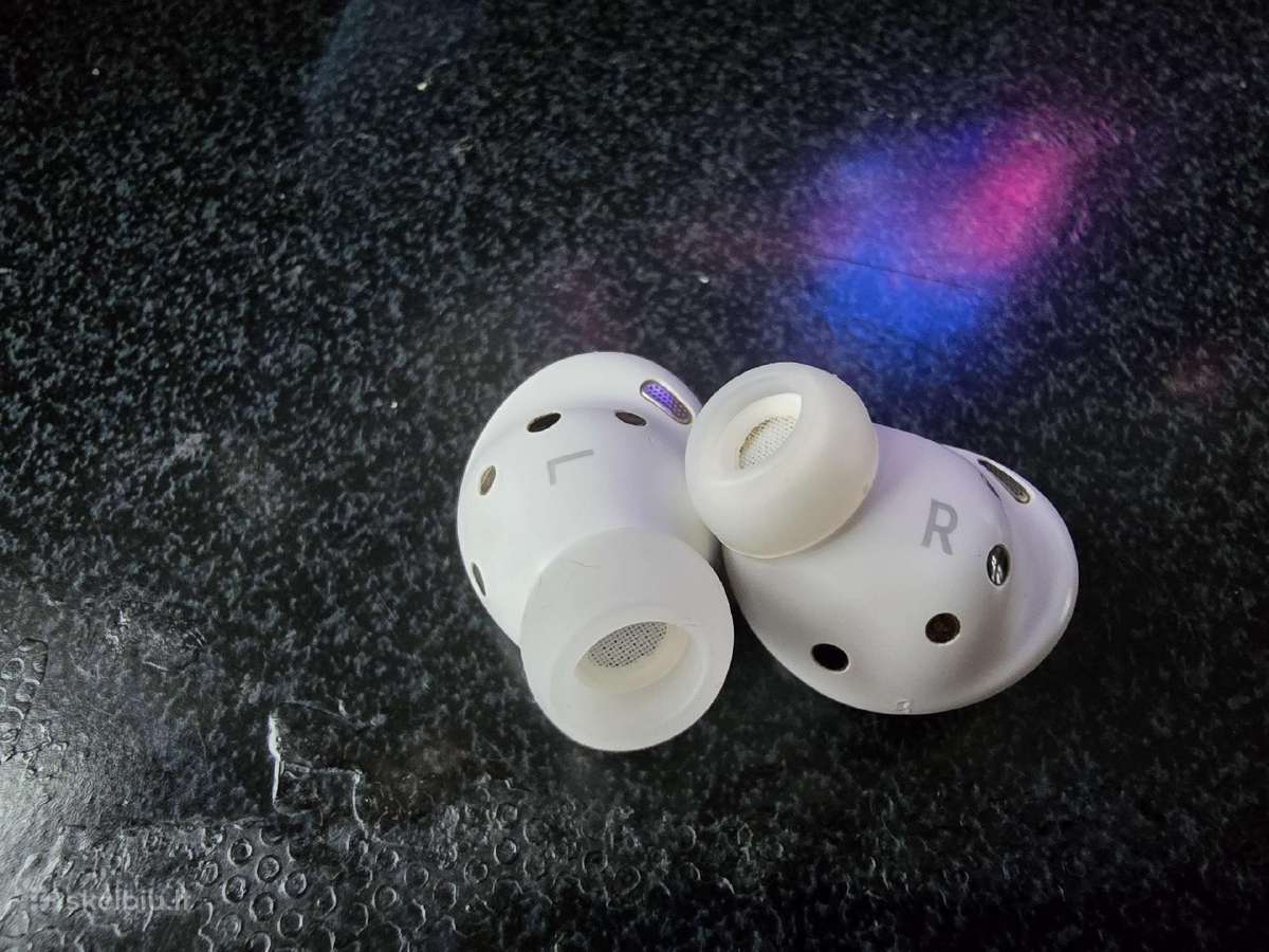 Samsung Galaxy Buds Pro Baltos ausinės - nuotraukos Nr. 2