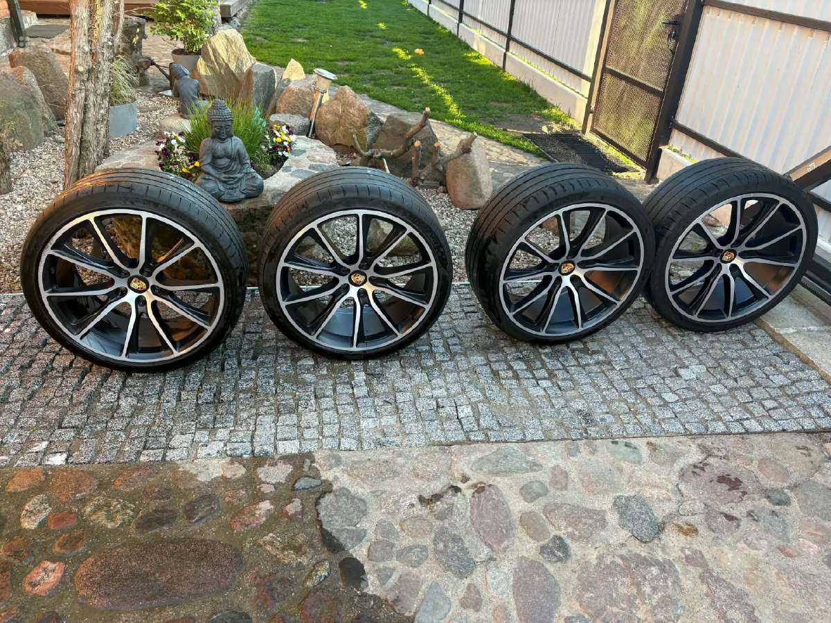 22 Porsche Cayenne exclusive design ratai