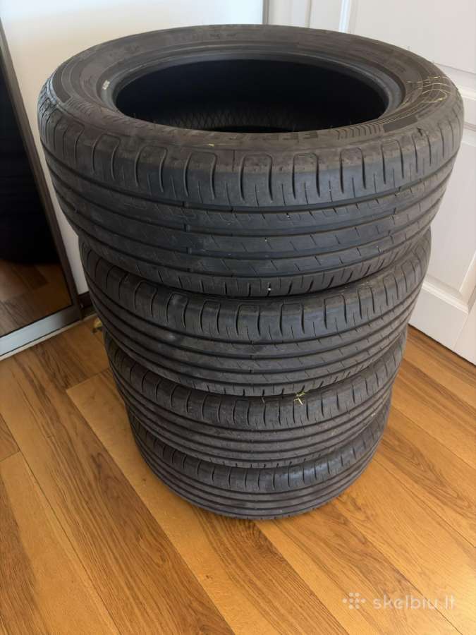 Goodyear Efficient Grip Performance 215 55 R17