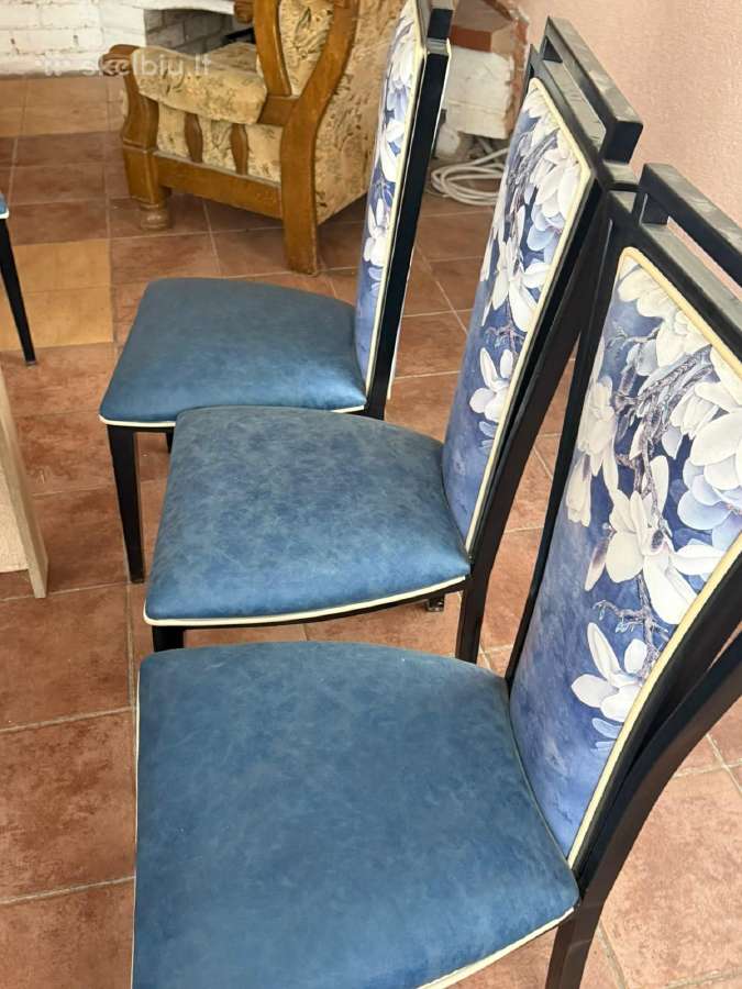 Parduodamos tvirtos kėdės 25 vnt ir stalai 6 vnt - nuotraukos Nr. 8