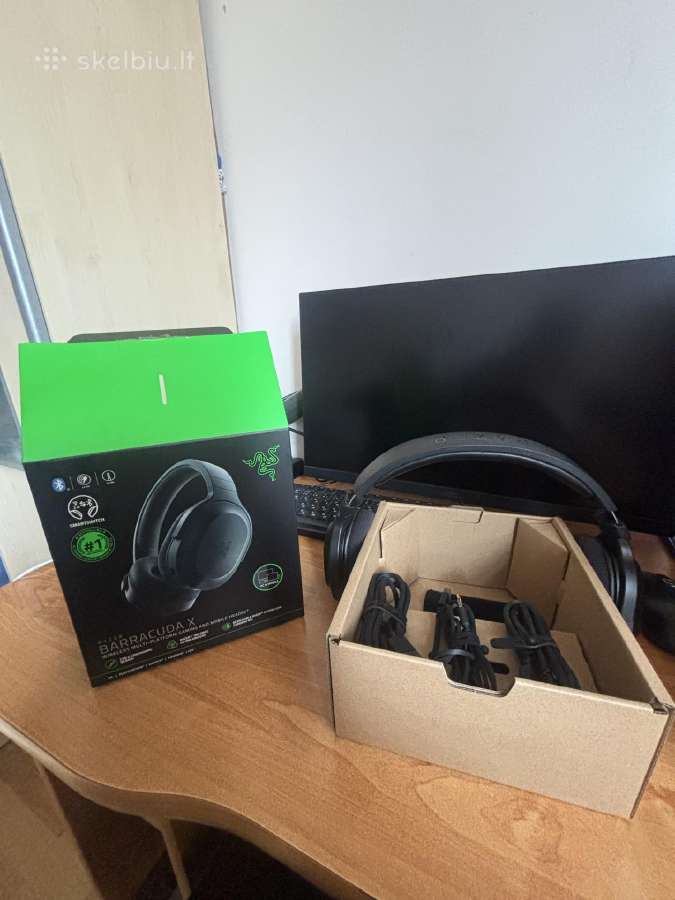 Parduodu arba mainysiu j kažką Razer Barracuda X