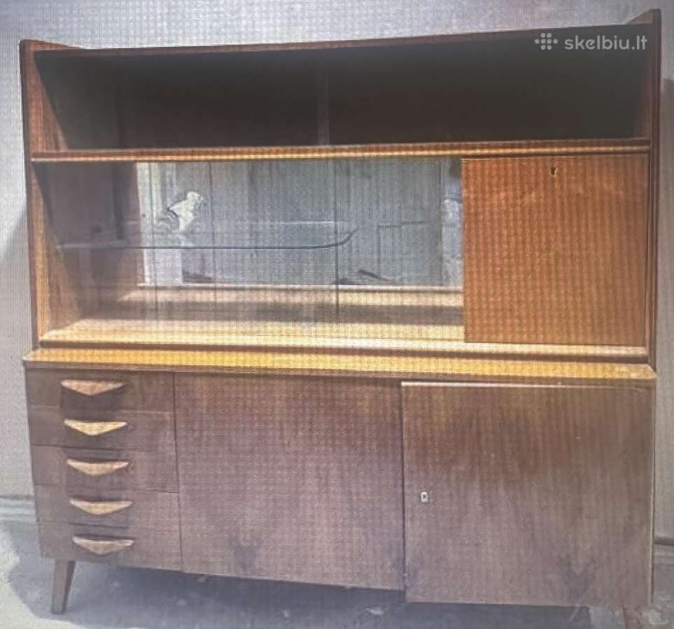 Atiduodu/dovanoju vintazinis bufetas/indauja