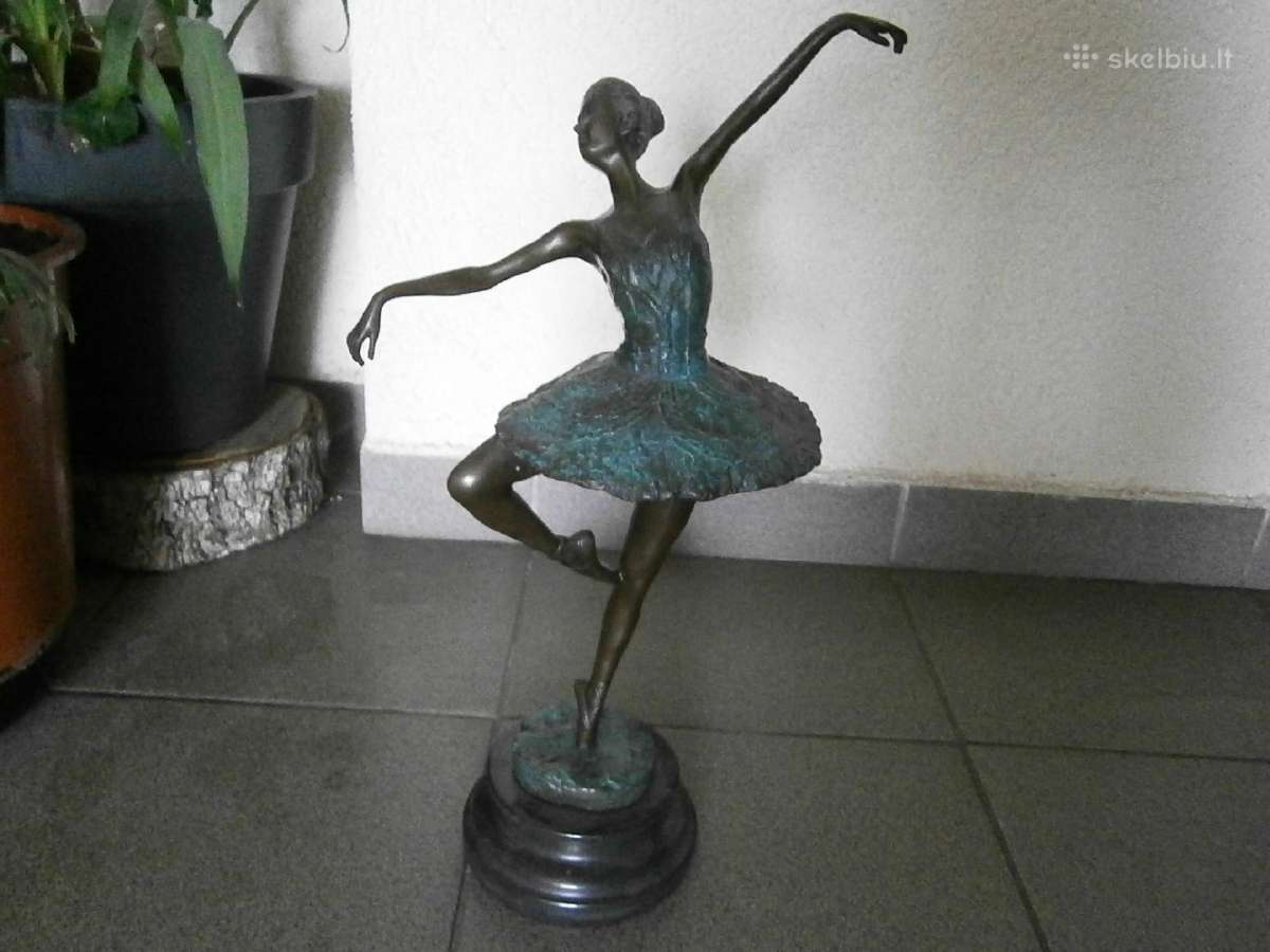 Bronzinė balerina