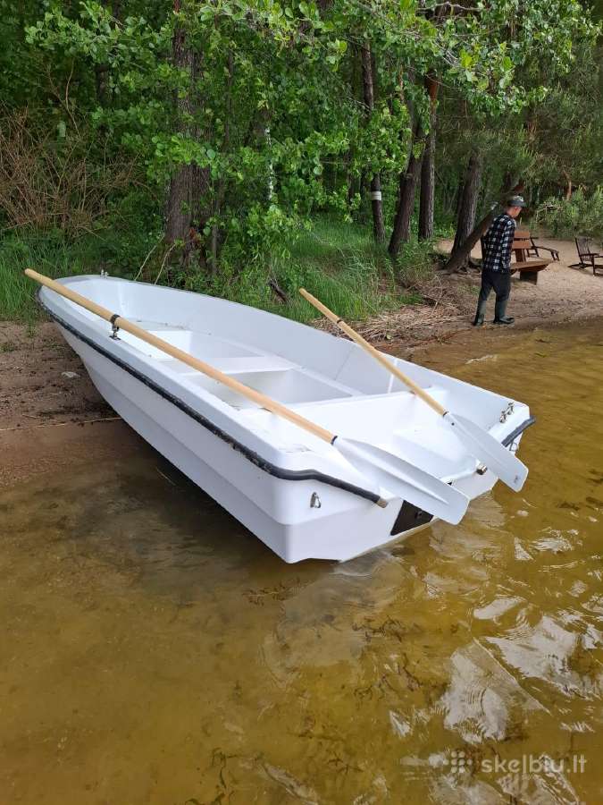 Parduodama nauja plastikine valtis