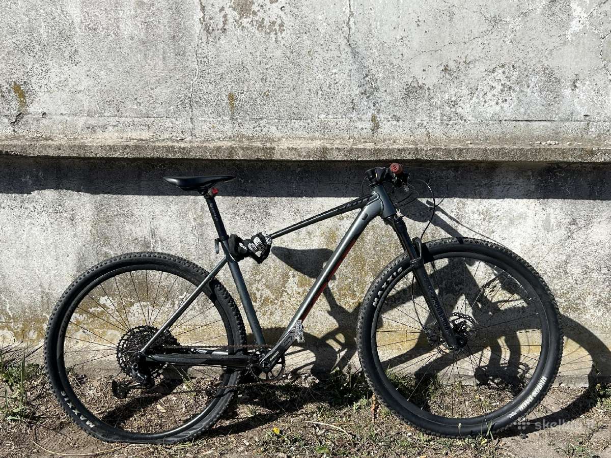 Parduodami dviračiai Scott ir Hardrock