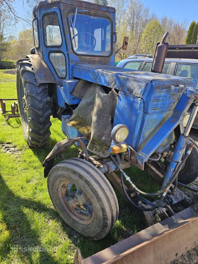 Parduodu T-40 Traktoriu tehniskai tvarkingas.
