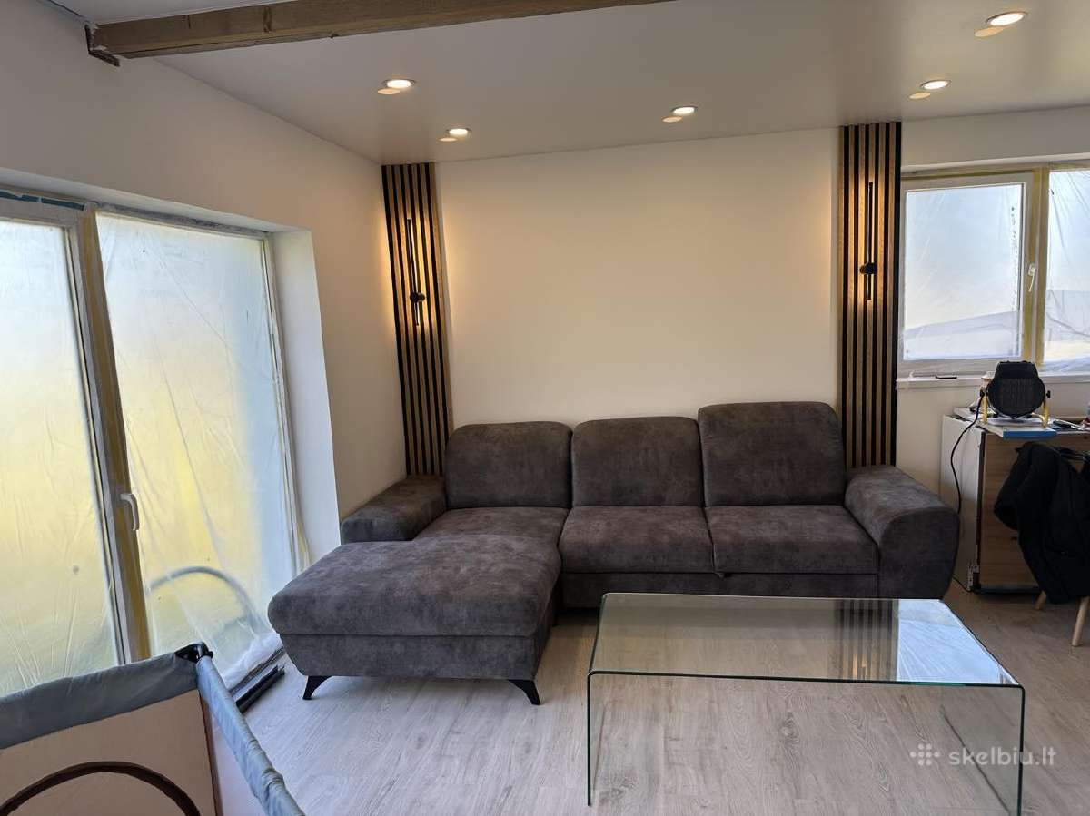 Sofa su miegama funkcija