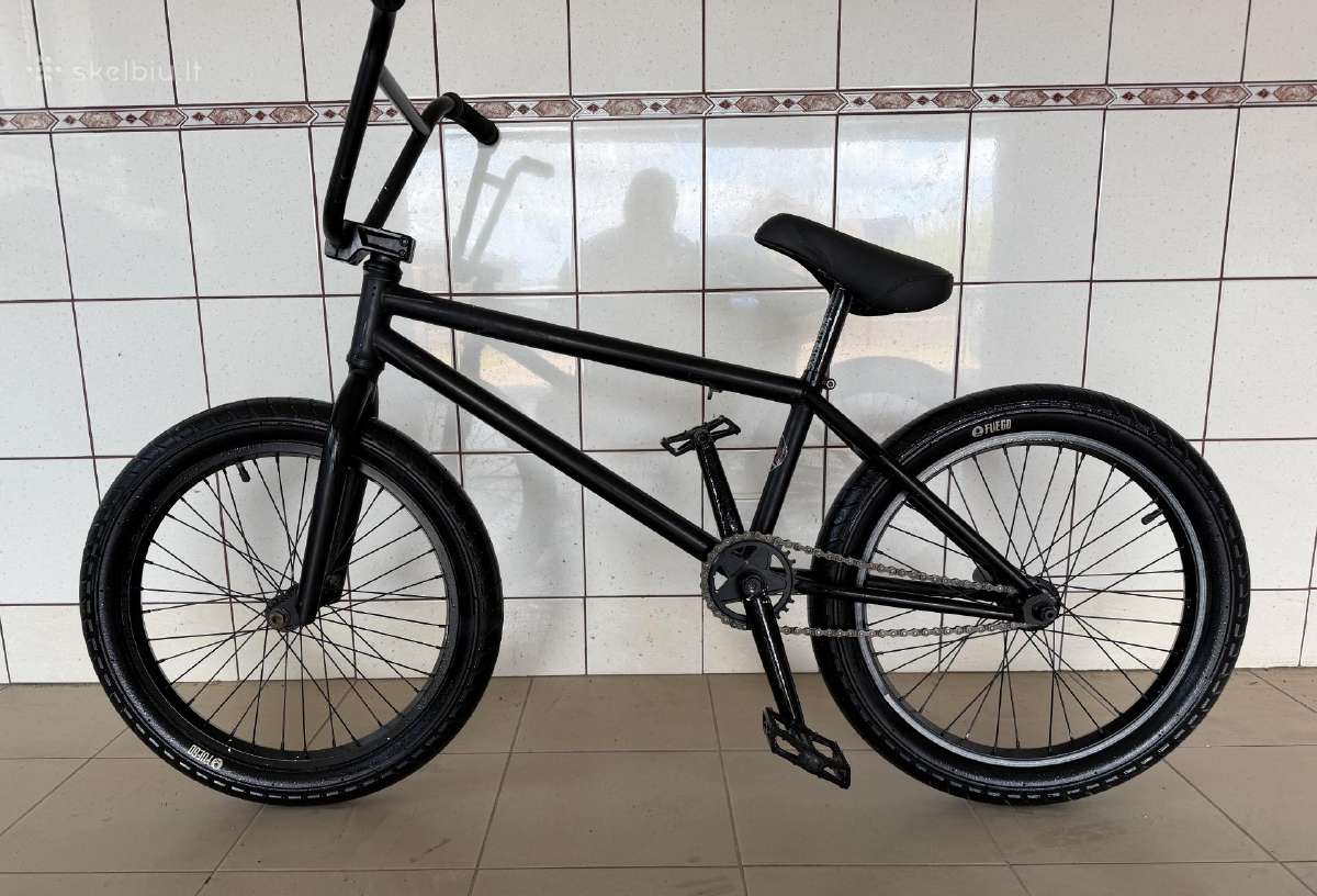 Tvarkingas ir prižiūrėtas Flybikes BMX dviratis