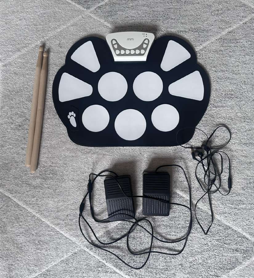 Portable electronic drum kit - silicone mat