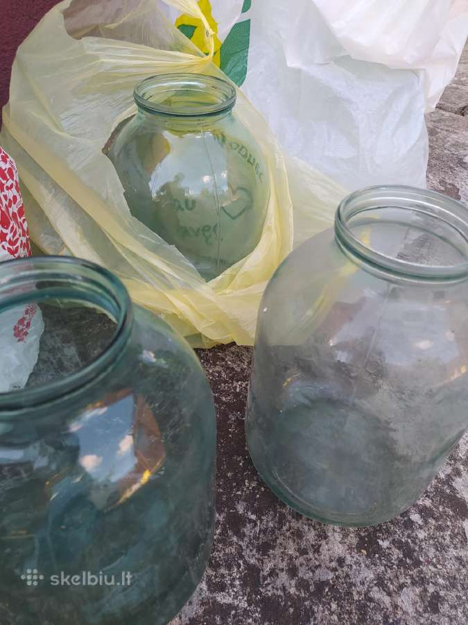 Dovanoju stiklainius 3 ltr ir 0,7 ltr