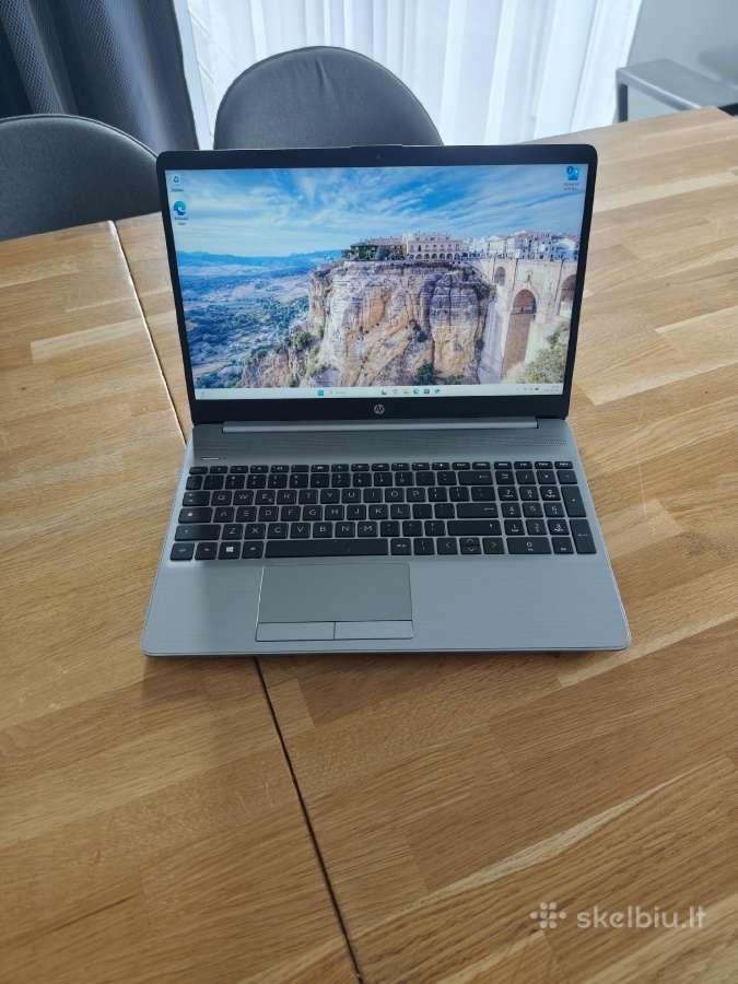 Hp 250 g8 i3-1115g4 16gb 250 SSD