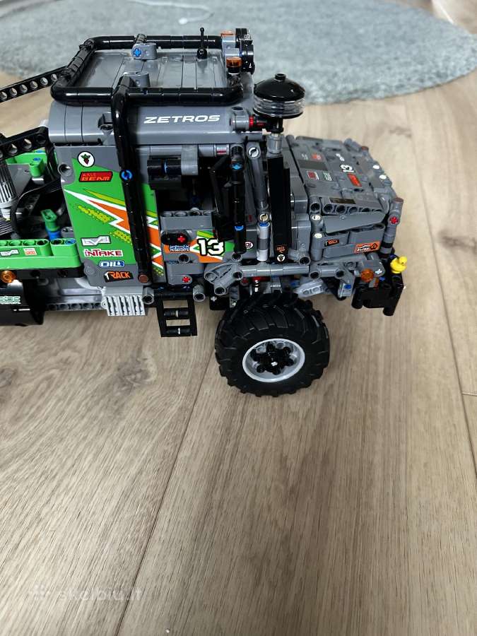 Mercedes-benz sunkvežimio Lego konstruktorius - nuotraukos Nr. 2