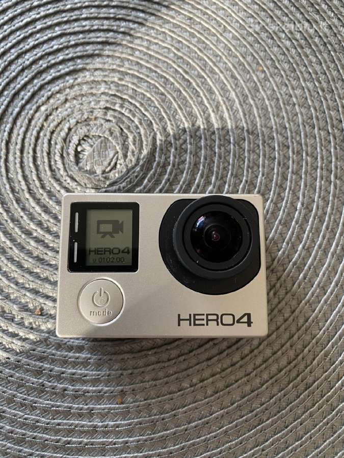 Veiksmo kamera Gopro Hero 4 su dėklu
