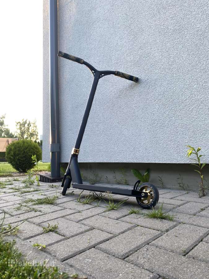 Striker triukinis paspirtukas - nuotraukos Nr. 6