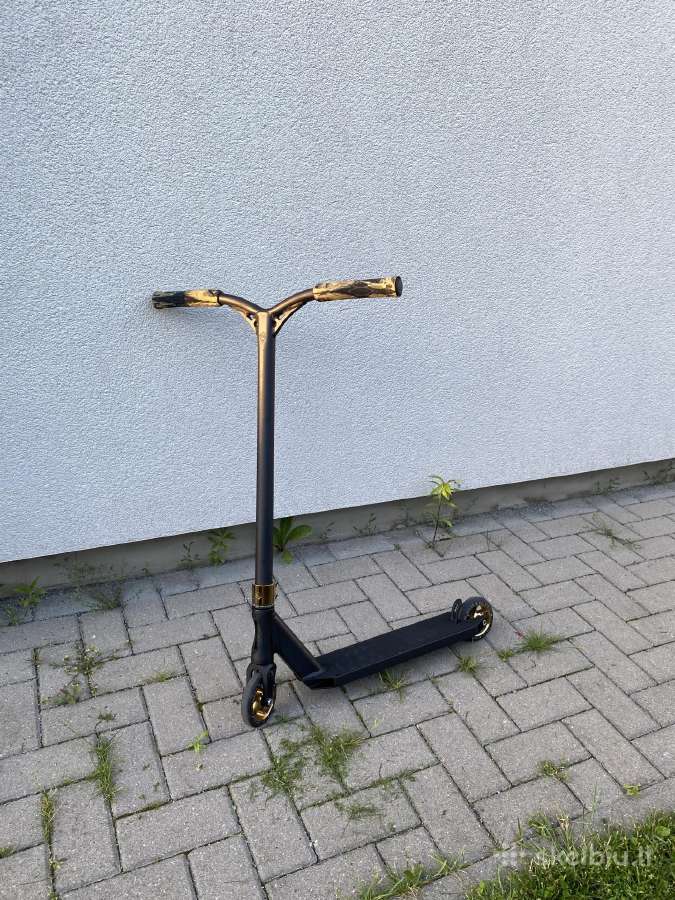 Striker triukinis paspirtukas - nuotraukos Nr. 9