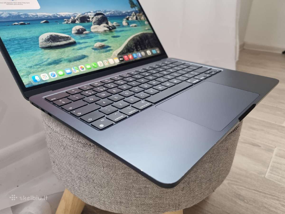 MacBook Air M3 13.6-inch
